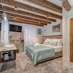 4* Bed & Breakfast Makarun Heritage